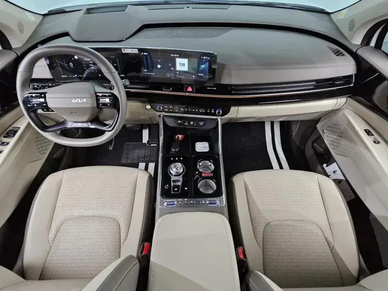 2025 Kia Carnival с пробегом 2 478 км