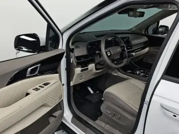 2025 Kia Carnival с пробегом 2 478 км