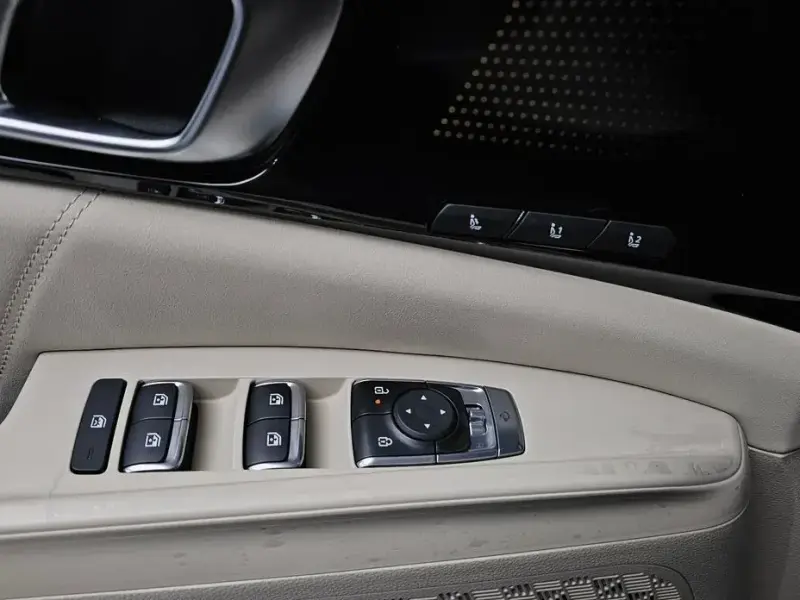 2025 Kia Carnival с пробегом 2 478 км