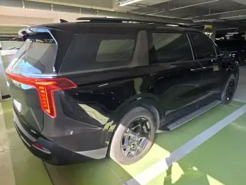 2024 Kia Carnival с пробегом 6 010 км