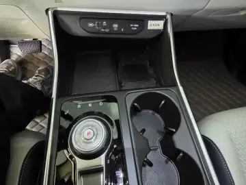 2024 Kia Carnival с пробегом 6 010 км