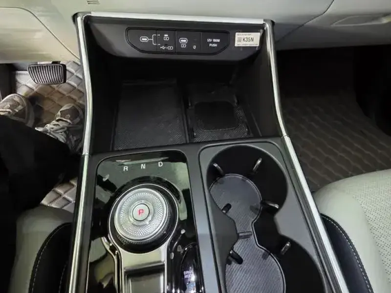 2024 Kia Carnival с пробегом 6 010 км