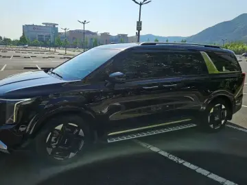2024 Kia Carnival с пробегом 39 700 км