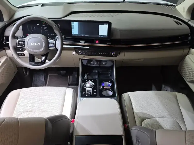 2024 Kia Carnival с пробегом 12 486 км