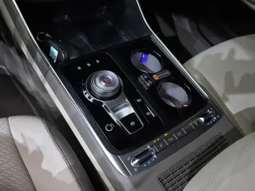 2024 Kia Carnival с пробегом 12 486 км