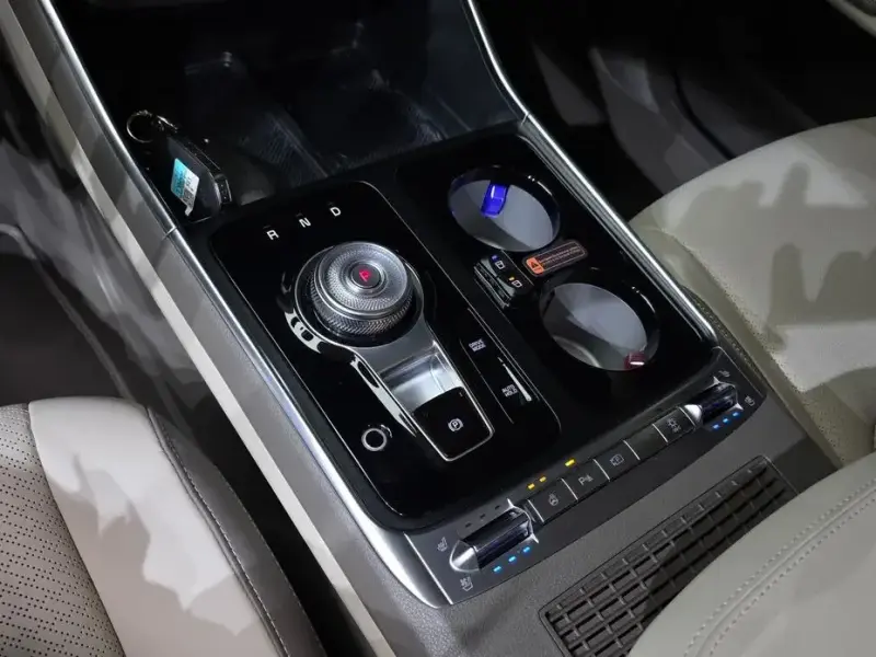 2024 Kia Carnival с пробегом 12 486 км