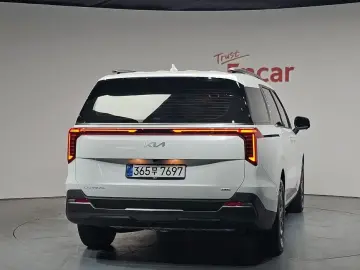 2025 Kia Carnival с пробегом 5 884 км