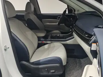 2025 Kia Carnival с пробегом 5 884 км