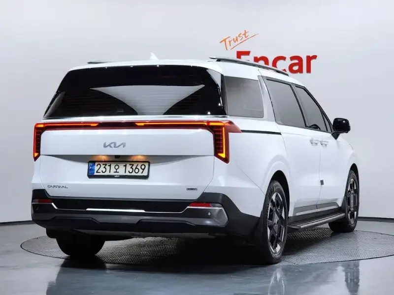 2024 Kia Carnival с пробегом 35 170 км