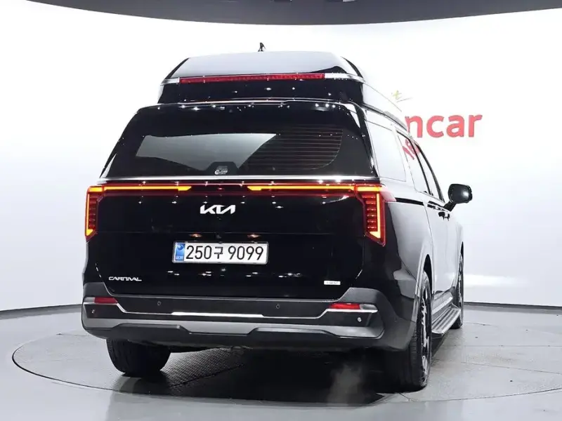 2024 Kia Carnival с пробегом 37 355 км