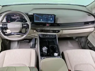 2025 Kia Carnival с пробегом 7 454 км