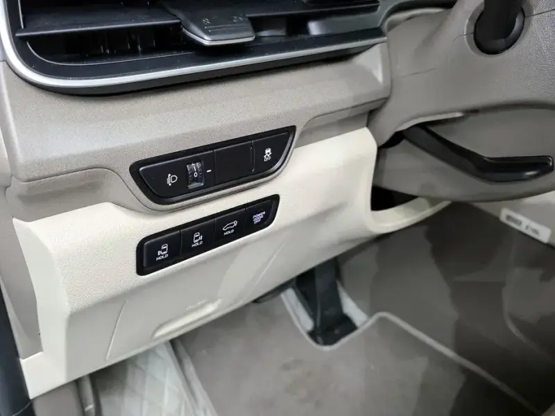 2025 Kia Carnival с пробегом 7 454 км