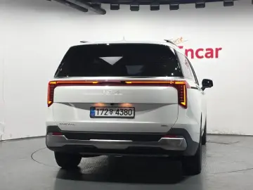 2025 Kia Carnival с пробегом 9 863 км