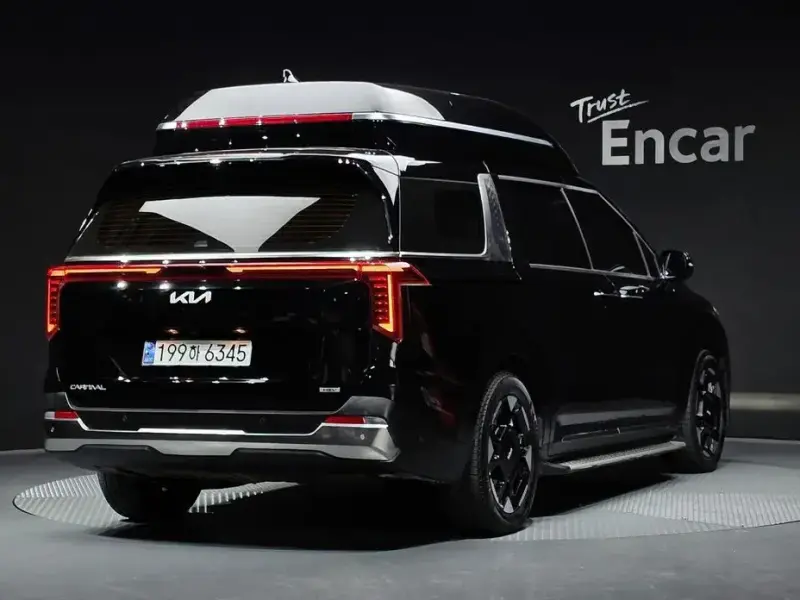2024 Kia Carnival с пробегом 72 657 км