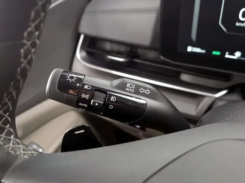 2025 Kia Carnival с пробегом 9 863 км