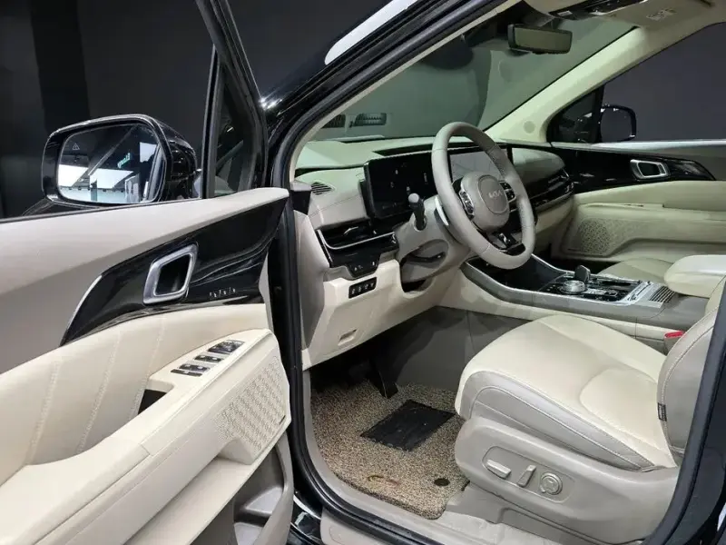2024 Kia Carnival с пробегом 72 657 км