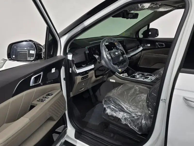 2026 Kia Carnival с пробегом 10 км