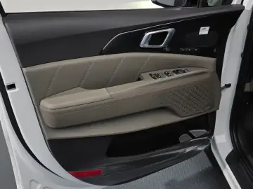 2026 Kia Carnival с пробегом 10 км