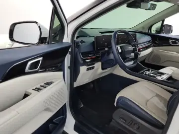 2024 Kia Carnival с пробегом 52 669 км