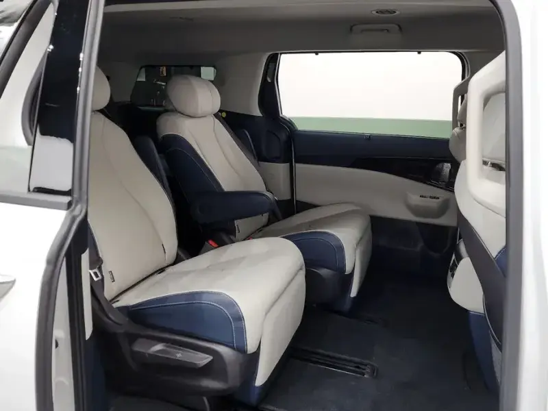 2024 Kia Carnival с пробегом 52 669 км