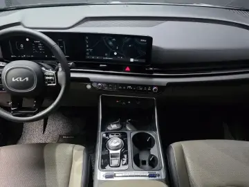 2024 Kia Carnival с пробегом 65 636 км