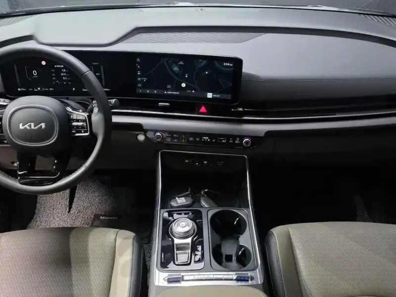 2024 Kia Carnival с пробегом 65 636 км