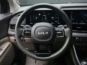 2024 Kia Carnival с пробегом 65 636 км