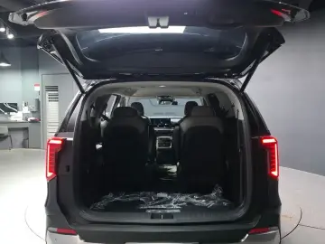2024 Kia Carnival с пробегом 65 636 км
