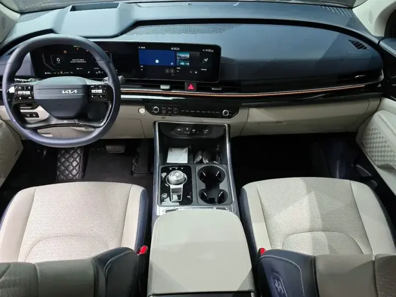 2025 Kia Carnival с пробегом 8 431 км