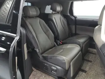 2024 Kia Carnival с пробегом 13 481 км