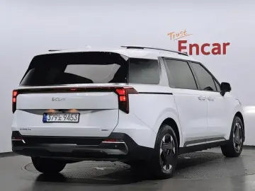 2025 Kia Carnival с пробегом 32 844 км