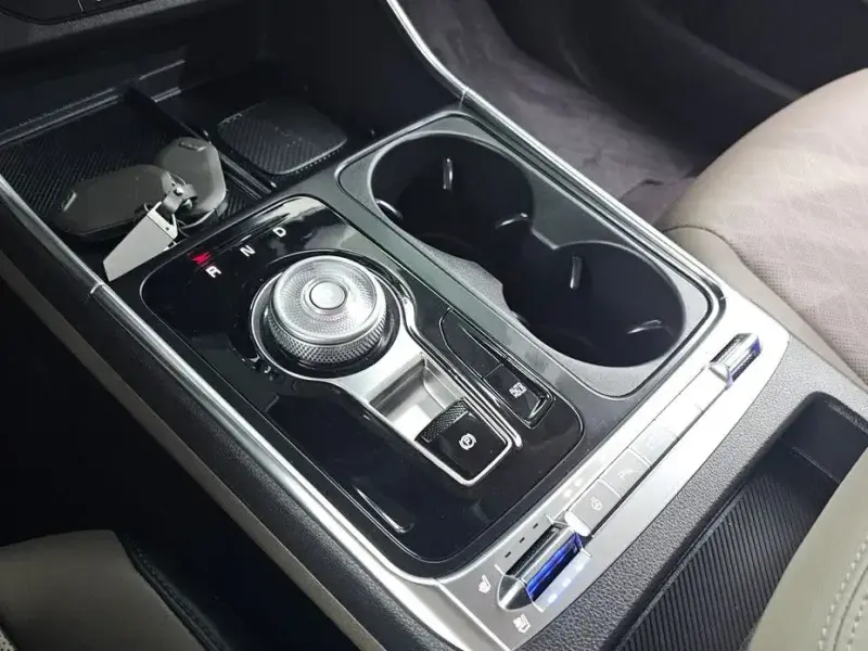 2025 Kia Carnival с пробегом 32 844 км