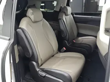 2025 Kia Carnival с пробегом 32 844 км