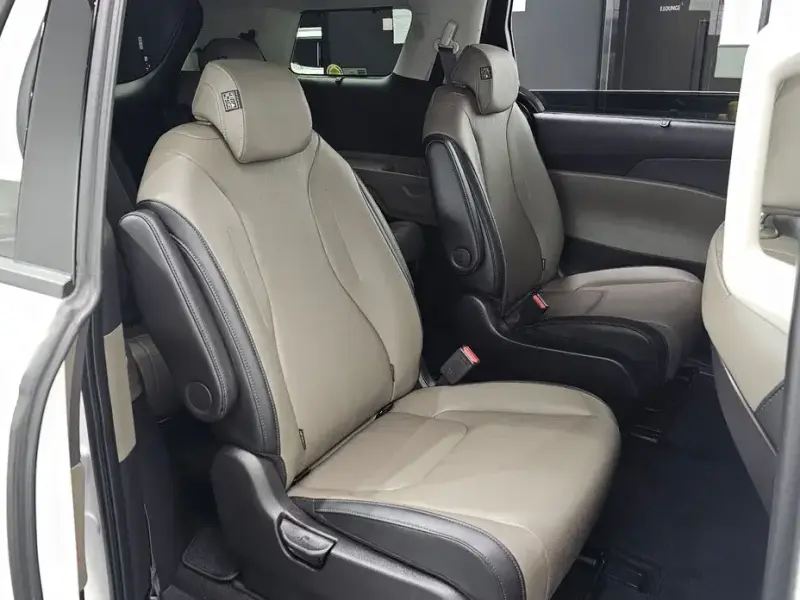 2025 Kia Carnival с пробегом 32 844 км