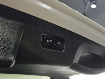 2025 Kia Carnival с пробегом 32 844 км