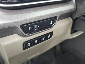 2025 Kia Carnival с пробегом 32 844 км