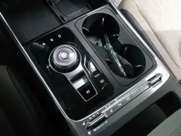2024 Kia Carnival с пробегом 16 733 км