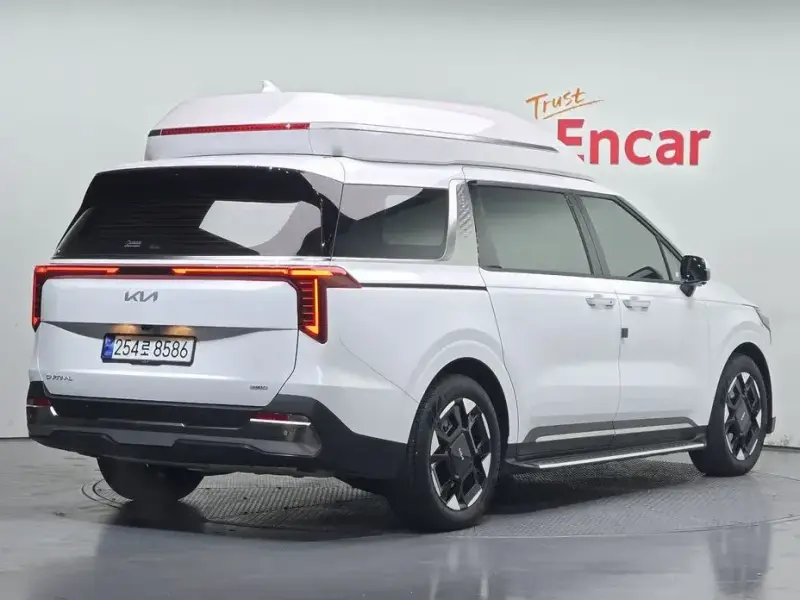 2024 Kia Carnival с пробегом 12 815 км