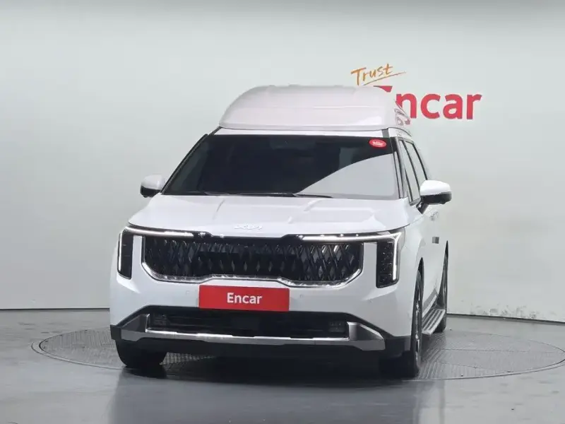 2024 Kia Carnival с пробегом 12 815 км