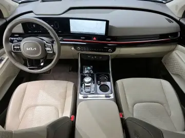 2024 Kia Carnival с пробегом 12 815 км