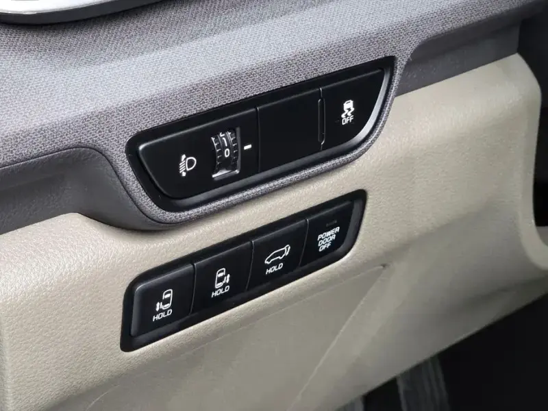 2024 Kia Carnival с пробегом 16 733 км