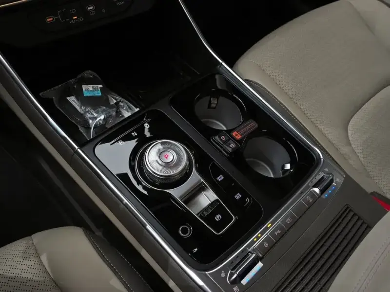 2024 Kia Carnival с пробегом 12 815 км