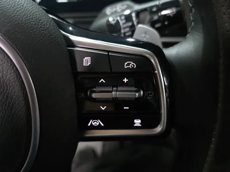 2024 Kia Carnival с пробегом 16 733 км