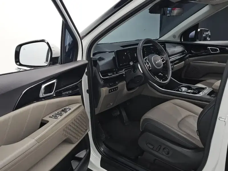 2024 Kia Carnival с пробегом 11 817 км