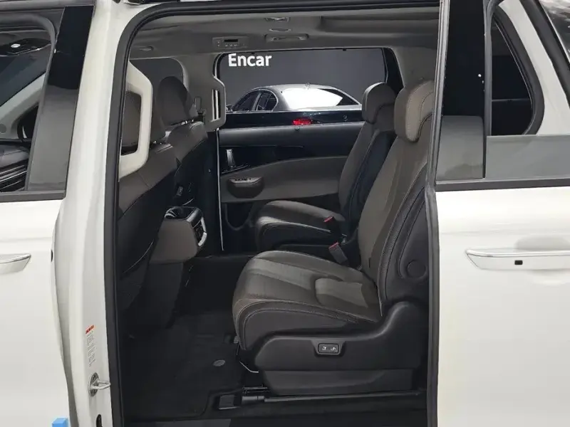 2024 Kia Carnival с пробегом 11 817 км