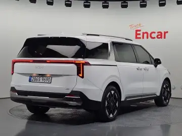 2024 Kia Carnival с пробегом 44 016 км