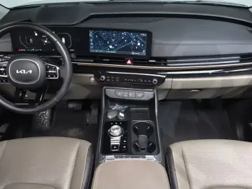 2024 Kia Carnival с пробегом 42 093 км