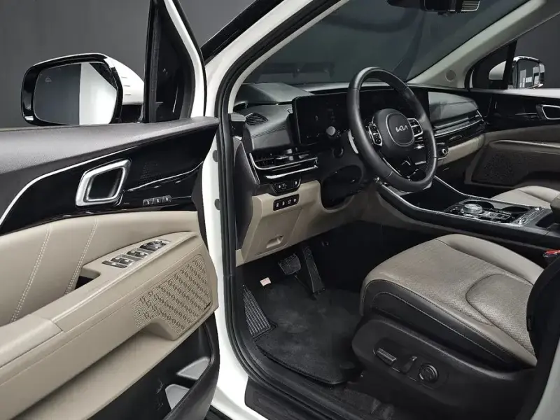 2024 Kia Carnival с пробегом 10 457 км