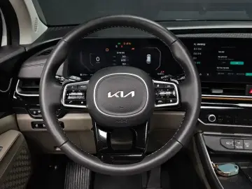 2024 Kia Carnival с пробегом 10 457 км