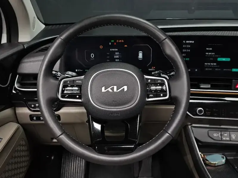2024 Kia Carnival с пробегом 10 457 км